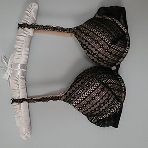 Victoria's Secret lacy push up bra